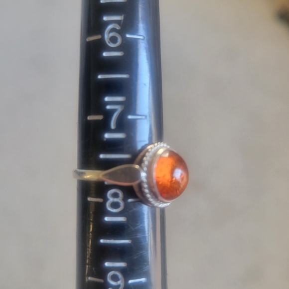 Amber ring - Picture 2 of 3